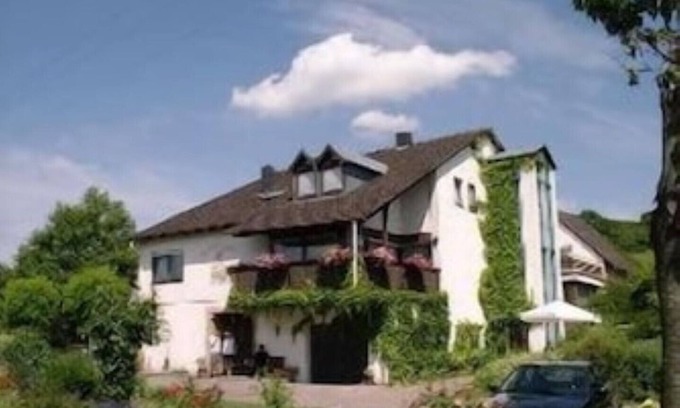 Ilbesheim Apartment | Neucastell vacation apartment with stunning views of the vineyards