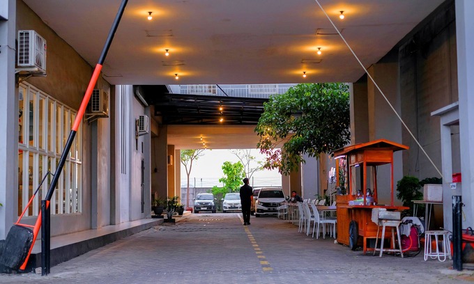 Tuban Sub-District Hotel | De La Charis Hotel by Waringin Hospitality