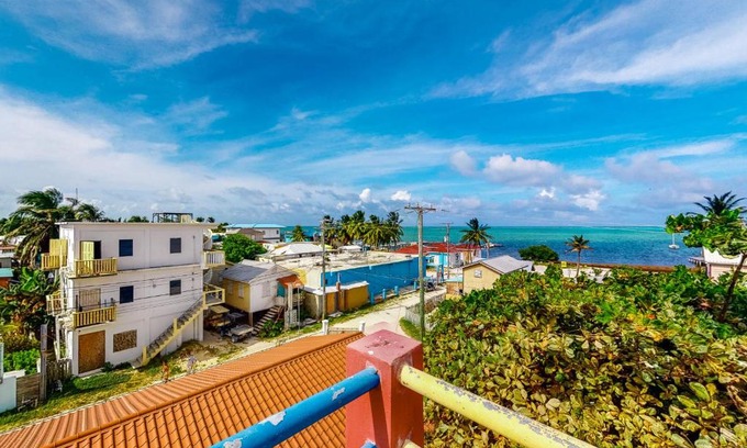 Caye Caulker Apartment | De Real Macaw