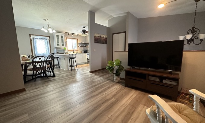 Shakopee House | Dear Spring and Summer Lovers, Quickly Place Your Reservation Twin Cities Heart
