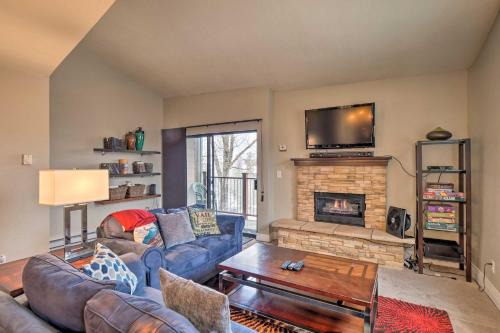 Four O'Clock Apartment | Deck and Spa Access Modern Breckenridge Condo!