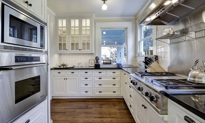 Old Enfield House | Deep in the Heart of Austin