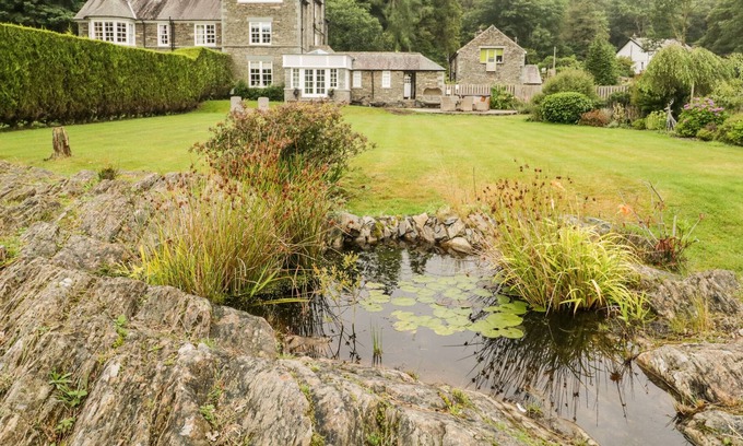 Lakeside Apartment | DEER RISE, family friendly, with open fire in Newby Bridge
