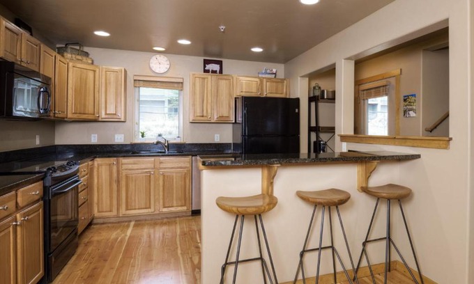 Big Sky House | Deer Run Condo - 12 Blacktail Buck