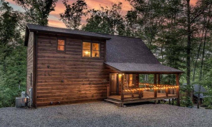 Morganton Cabin | Deer Run - Pet Friendly | Hot Tub | Fire Pit | Work From Home Friendly