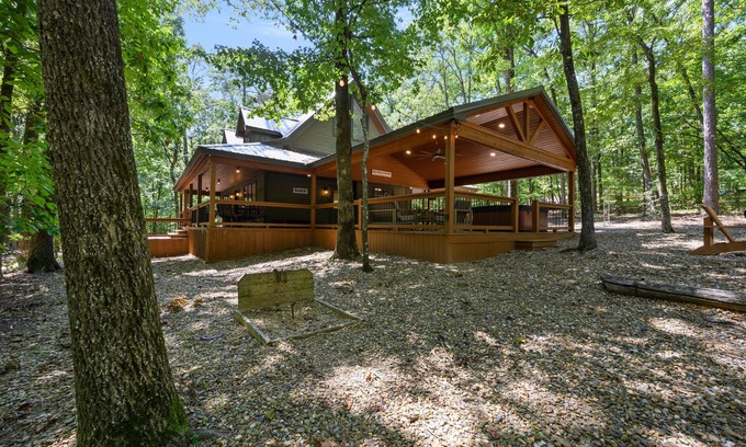 Broken Bow Cabin | Deer Valley-Rustic Farm Cabin close to Lake on 4.5 acres-Pets Allowed