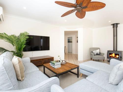 Culburra Beach House | Delamere - Pet Friendly with Fireplace & Firepit