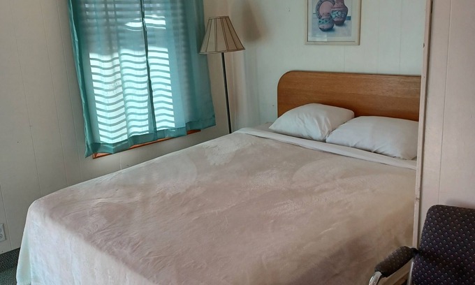Dinosaur Hotel | Delightful hotel with WiFi in Dinosaur