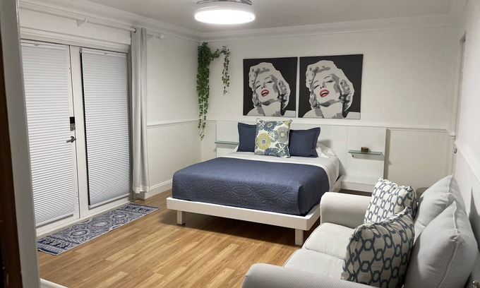 Greenview Shores Apartment | Delightful Studio in Wellington