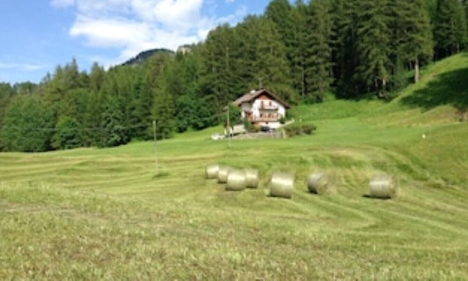 Cortina d'Ampezzo Cabin | Delightful villa in Cortina set in an exclusive context and surrounded by meadows