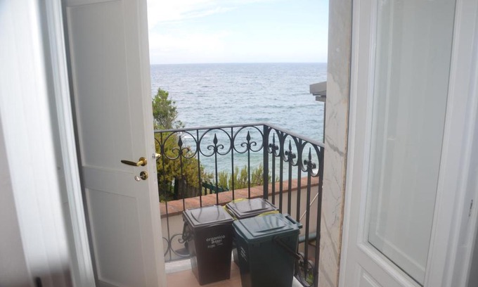 Tellaro Apartment | Della Pace Apartment