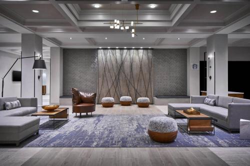 Norfolk - Virginia Beach Hotel | Delta Hotels by Marriott Norfolk Airport
