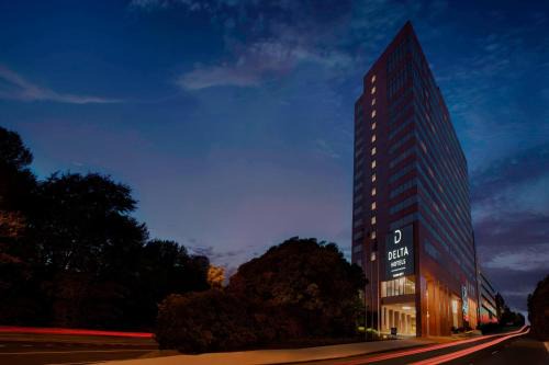 Downtown Richmond Hotel | Delta Hotels by Marriott Richmond Downtown