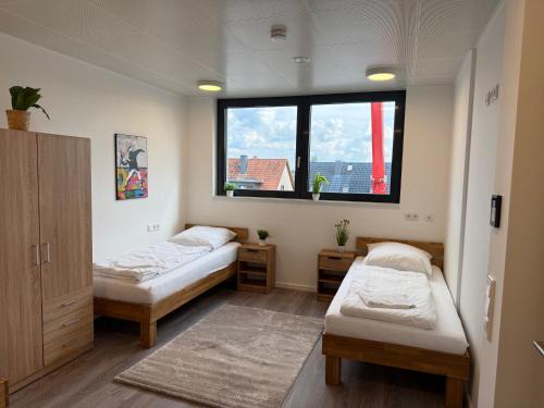 Floersheim Apartment | Deluxe 5-Bedroom Apartment with Modern Kitchen and Two Bathrooms