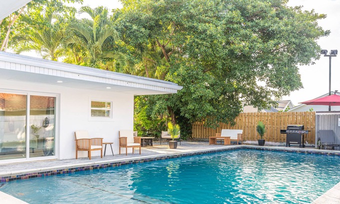 Coral Way House | Deluxe Coral Park 5BD Brand New Villa - Pool
