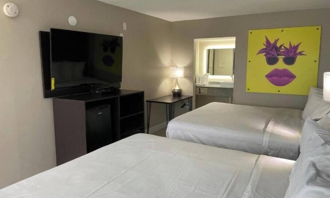 Seaside Heights Apartment | Deluxe Family Room #2