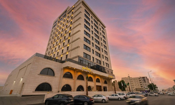 Jeddah House | Deluxe King Escape in Heart of Jeddah