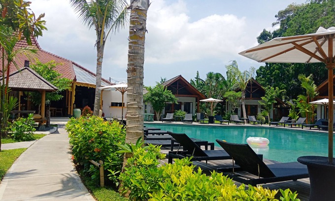 Batubelig Resort | Deluxe Rooms, only 5 mins walk to Batu Belig Beach