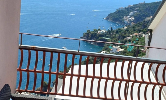 Pogerola Apartment | Demetra Amalfi Lone by bus stop