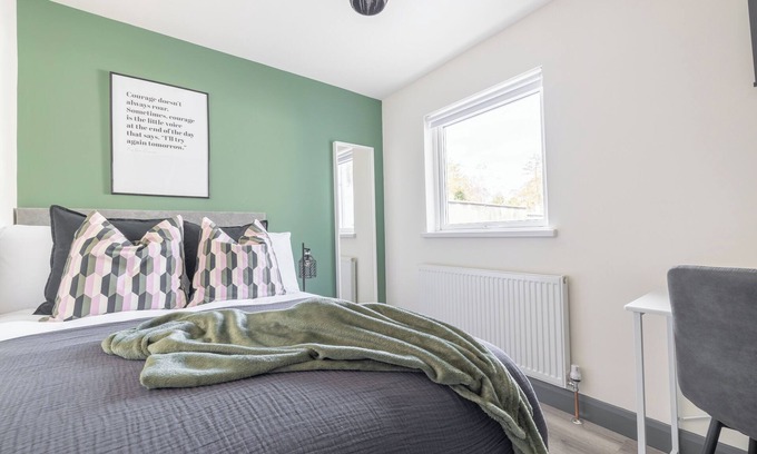 Londonderry Apartment | Derry City, Northern Ireland - City Rooms (Room 2)
