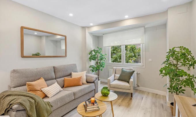 Figares Apartment | Descubre la Magia de Granada en este apartamento