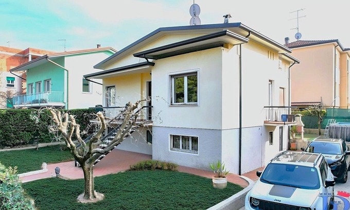 Desenzano del Garda Villa | Desenzanoloft Villa Palm Garda Beach