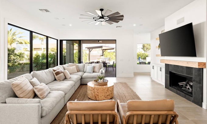Park Scottsdale Nine Villa | Desert Escape w/Pool, Mini Golf, BBQ, Fire Pit