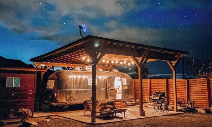 Joshua Tree Highlands House | Desert View Hideaway & Vintage Airstream