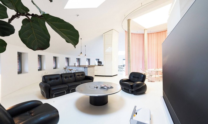 Charlottenburg Apartment | Design penthouse in the water tower. 7 minutes from the ICC and Olympic Stadium