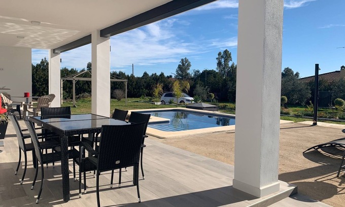 Sanlucar la Mayor Cottage | DESIGN VILLA WITH LARGE GARDEN AND PRIVATE POOL