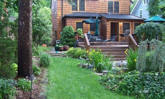 Burns Park House | Designer 3 story home; less than 1 mile to Big House .