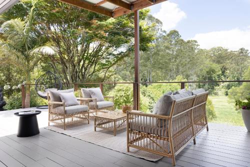 Mapleton House | Designer Hinterland Escape with Breathtaking Views
