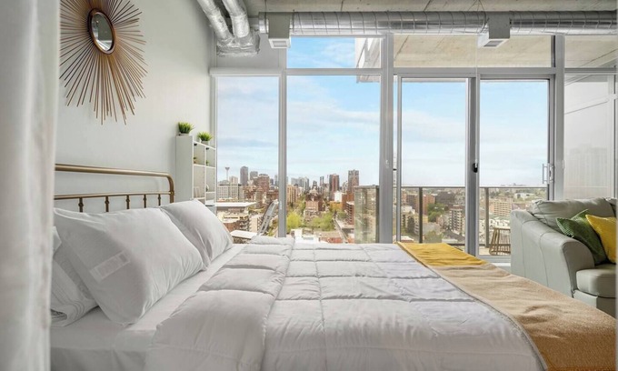 Connaught Apartment | Designer Studio in the Sky - Views, AC, Patio