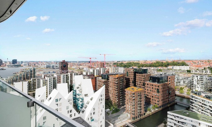 Aarhus C Apartment | Designers penthouse in the clouds