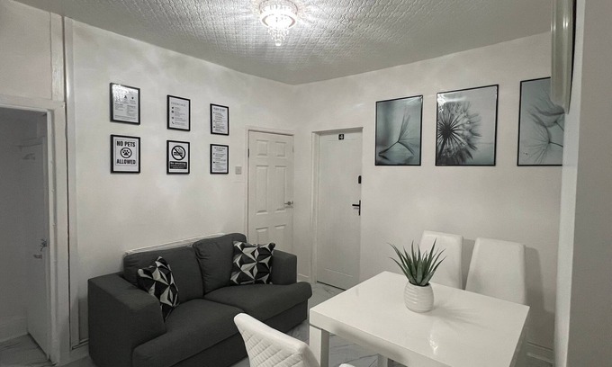 Liverpool House | Desto mansion Lodge in Liverpool