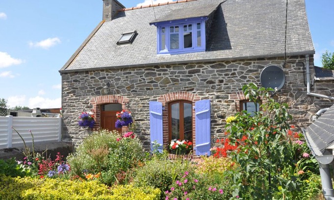 Minihy-Treguier House | Detached granite house in TREGUIER