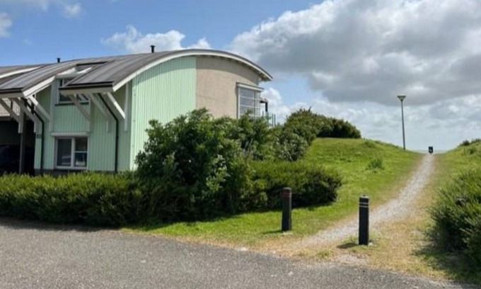 Makkum Cabin | Detached villa on the dike of the IJsselmeer