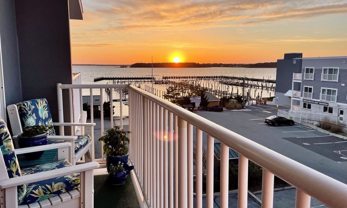 Dewey Beach Condo | Dewey Lux Rehoboth Bay Condo: AMAZING Sunsets- 1 Block to Atlantic Ocean!