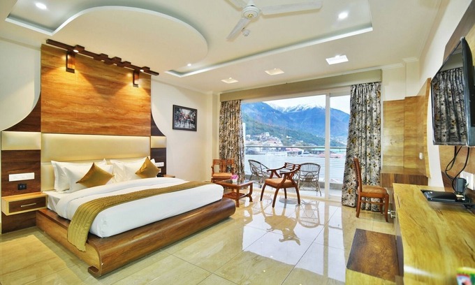 Dharamshala Hotel | DHAULADHAR HILLS RESORTS
