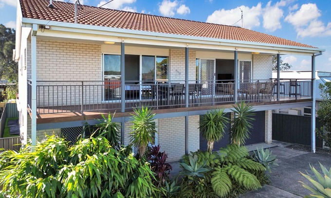 Sandy Beach House | Diamond House - 121 Diamond Head Drive