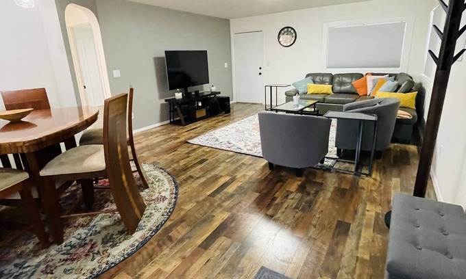 Spenard House | Diamond in the rough, in the heart of West Anchorage!