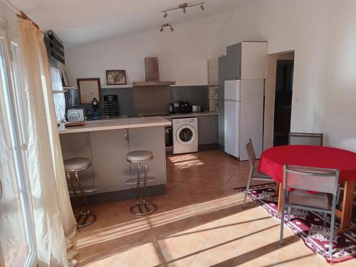 Roquefort-la-Bedoule Apartment | Digital Detox Relaxation and Games