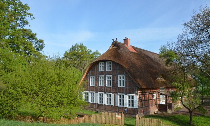 Seedorf House | Dike child Elberadweg