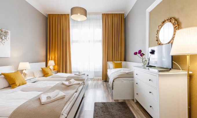 Schoeneberg Apartment | Dilo Apartments - MyGold Apartment 120 SQM