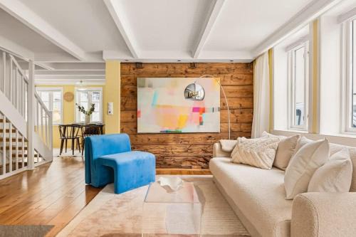 Sentrum House | Dinbnb Homes I Bergen's #1 BNB I Jacuzzi & Fireplace & Balcony