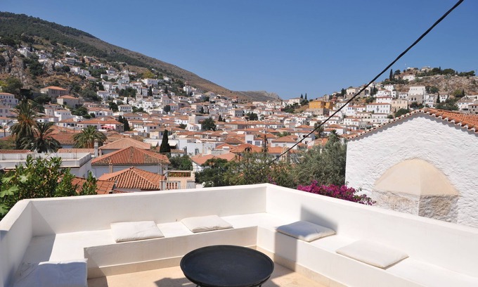 Hydra Villa | Dione House