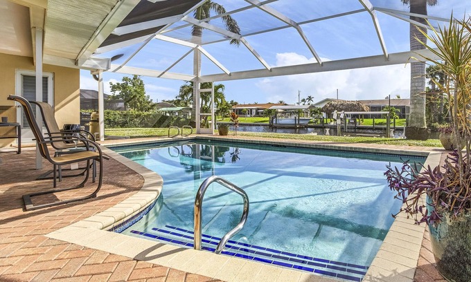 Yacht Club House | Direct Gulf Access Pet Friendly Villa with Heated Pool & Kayaks - Villa Baja - Roelens Vacations