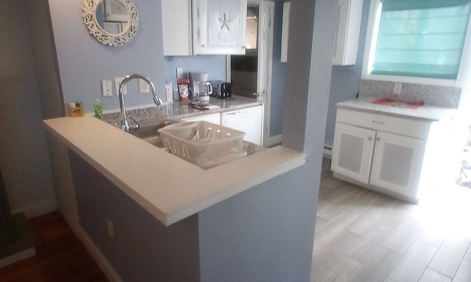 Hull Condo | Direct ocean view 2 bed 2 bath walk to beach