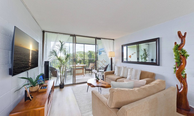 Hilo Condo | Direct Oceanfront Mauna Loa Shores #508 New Remodel next to Beach Park