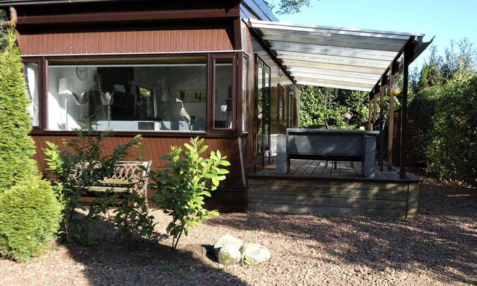 Marum Ski Chalet | Direct op grens van Friesland,Groningen en Drenthe tegen bos gelegen